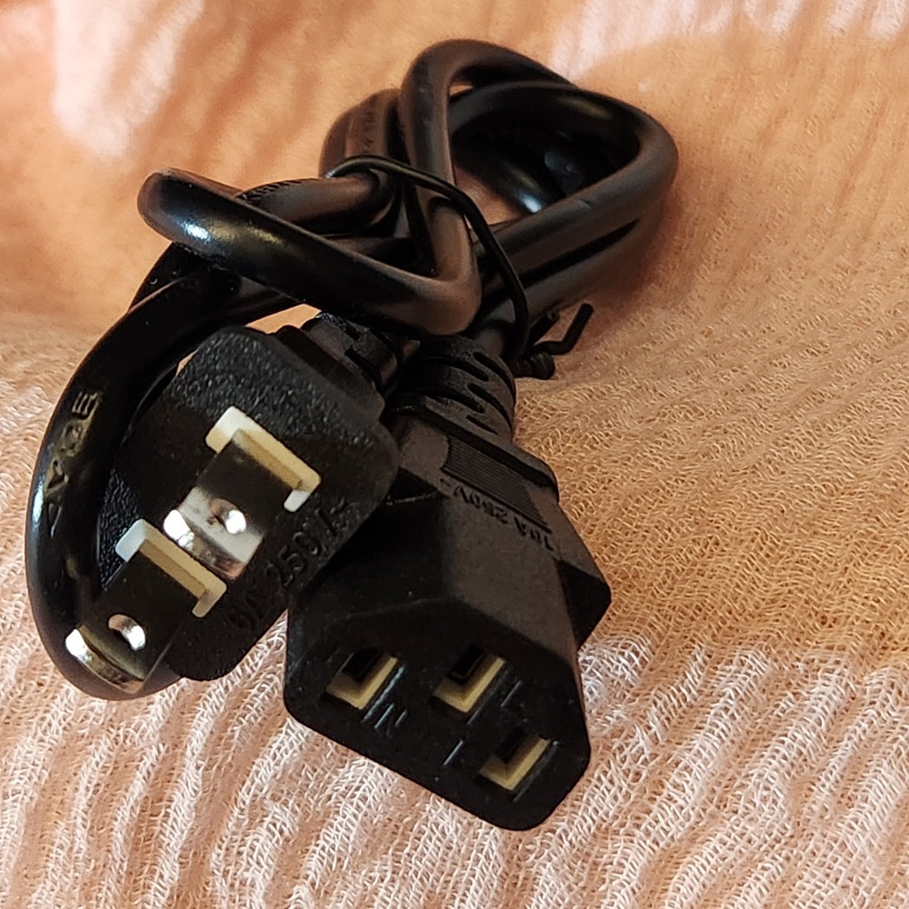 Unbranded Power Cord Universal OS Black Like New 2-Prong to C13 AC Cable